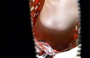 XXX Eine deutsche pornofilme reife frauen Reife Frau mit einem dildo auf dem Bett,
